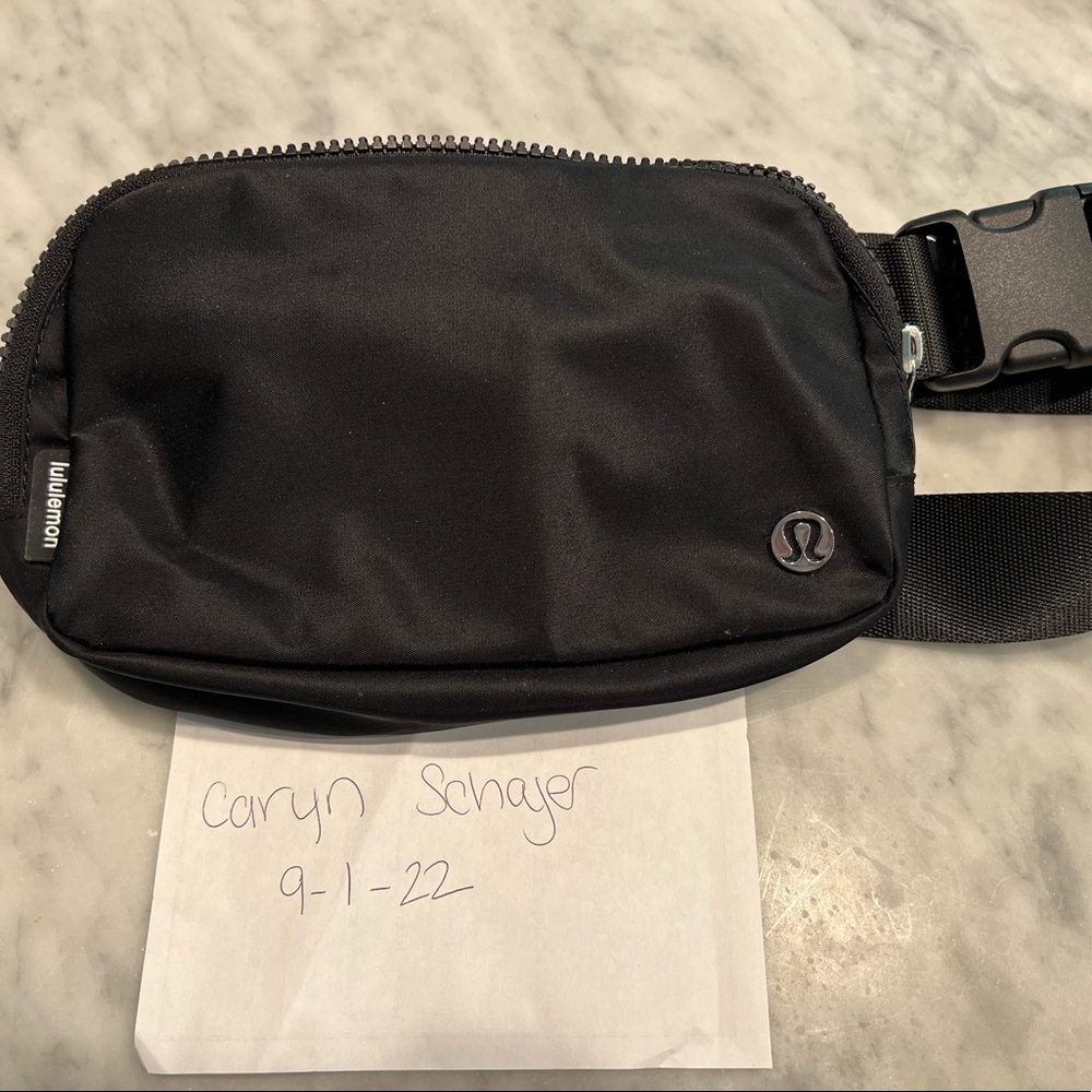 Lululemon belt bag, black